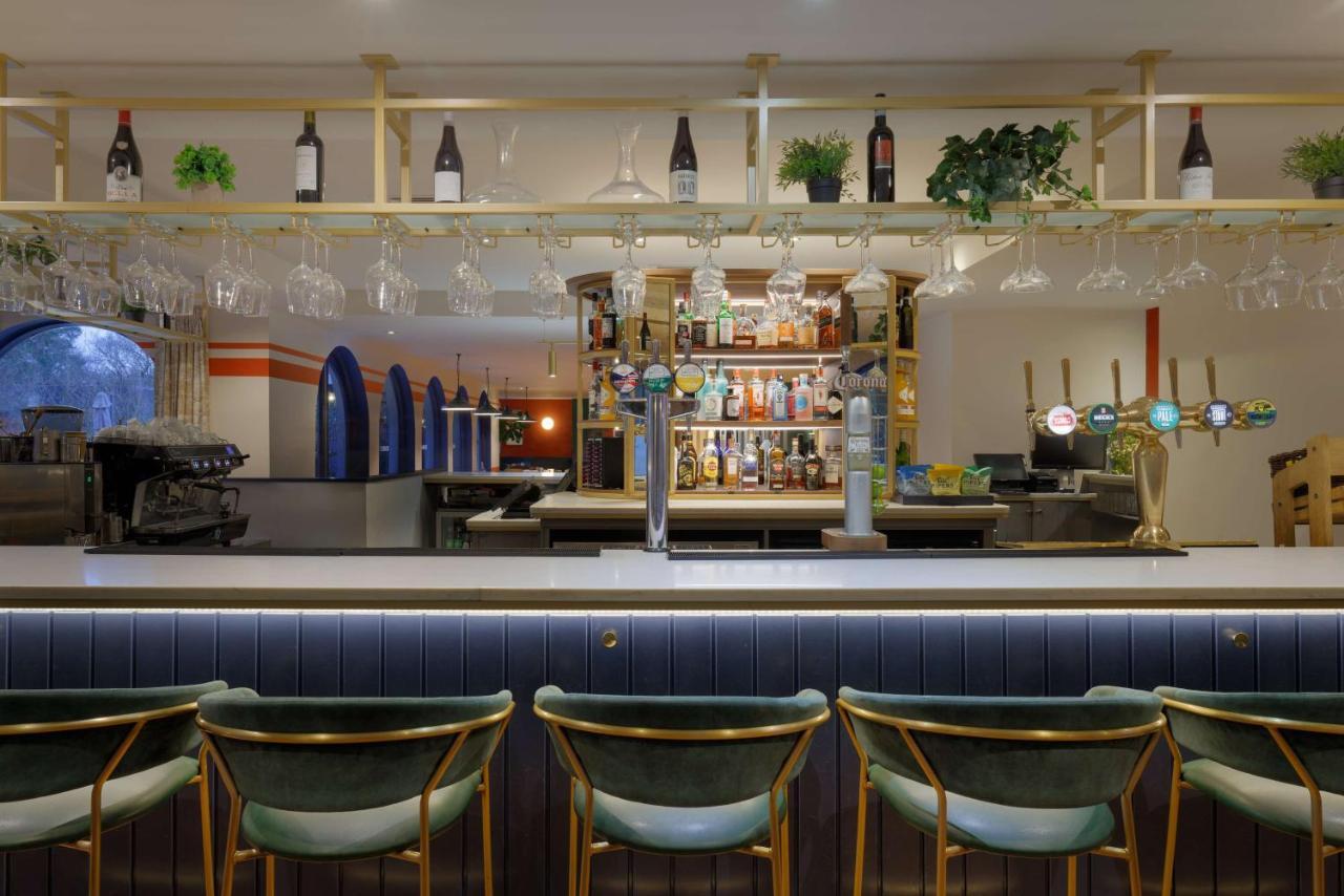 Hilton Cobham Hotel Cobham  Exterior photo