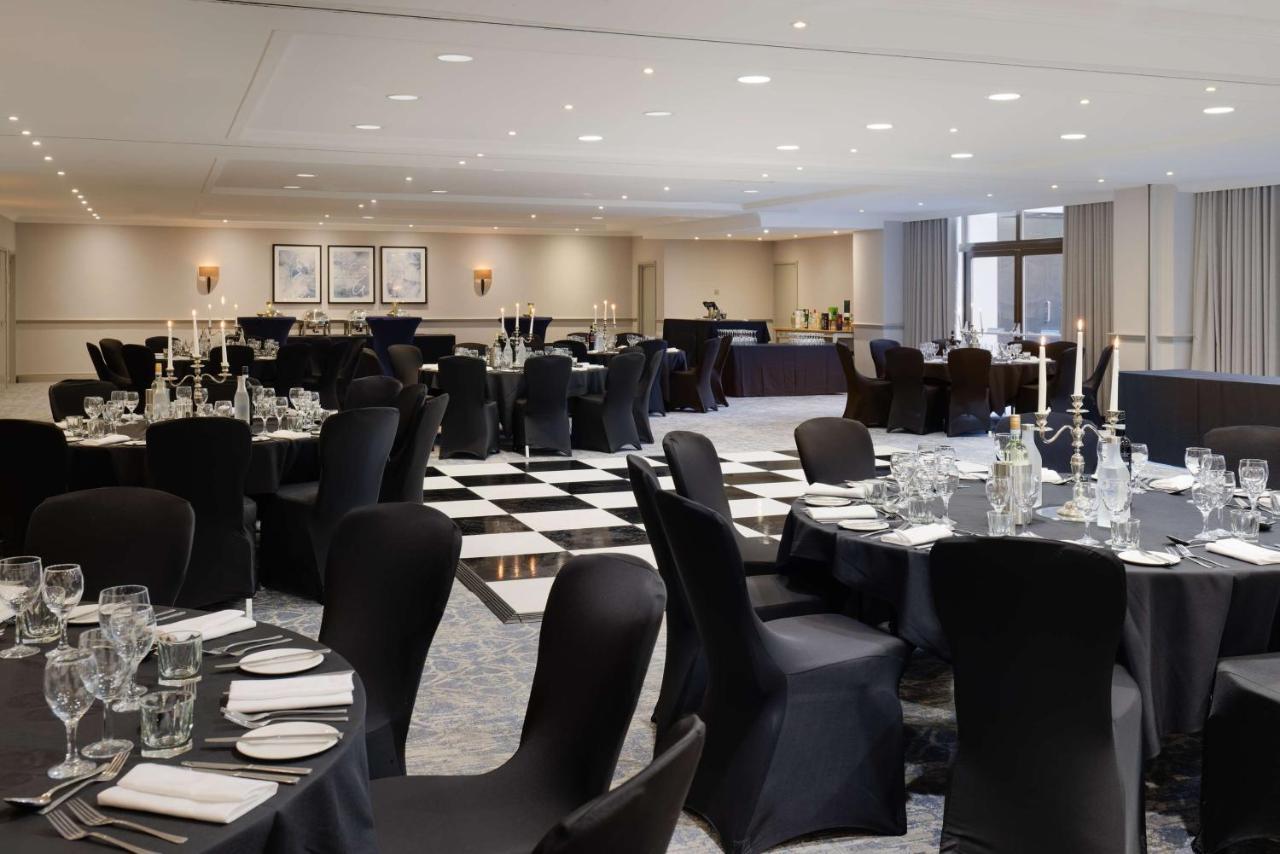 Hilton Cobham Hotel Cobham  Exterior photo