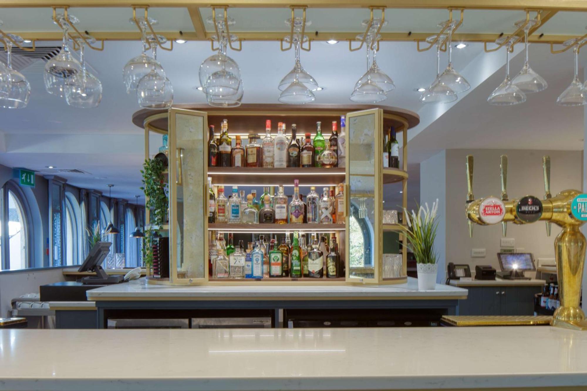 Hilton Cobham Hotel Cobham  Exterior photo