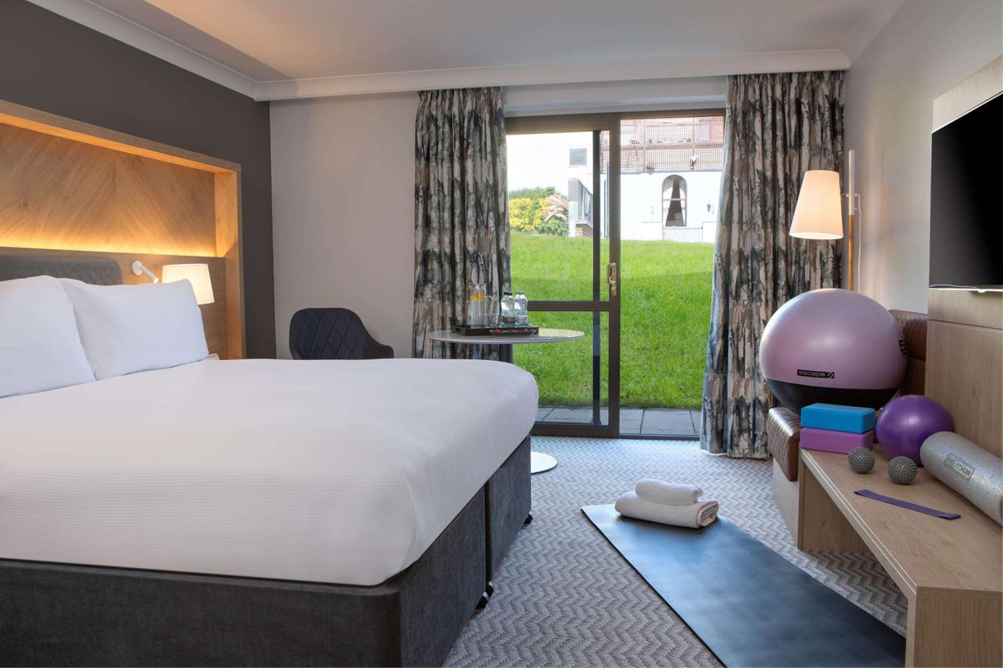 Hilton Cobham Hotel Cobham  Exterior photo