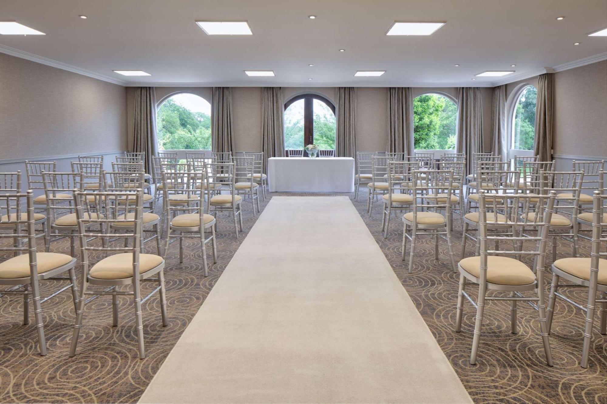 Hilton Cobham Hotel Cobham  Exterior photo
