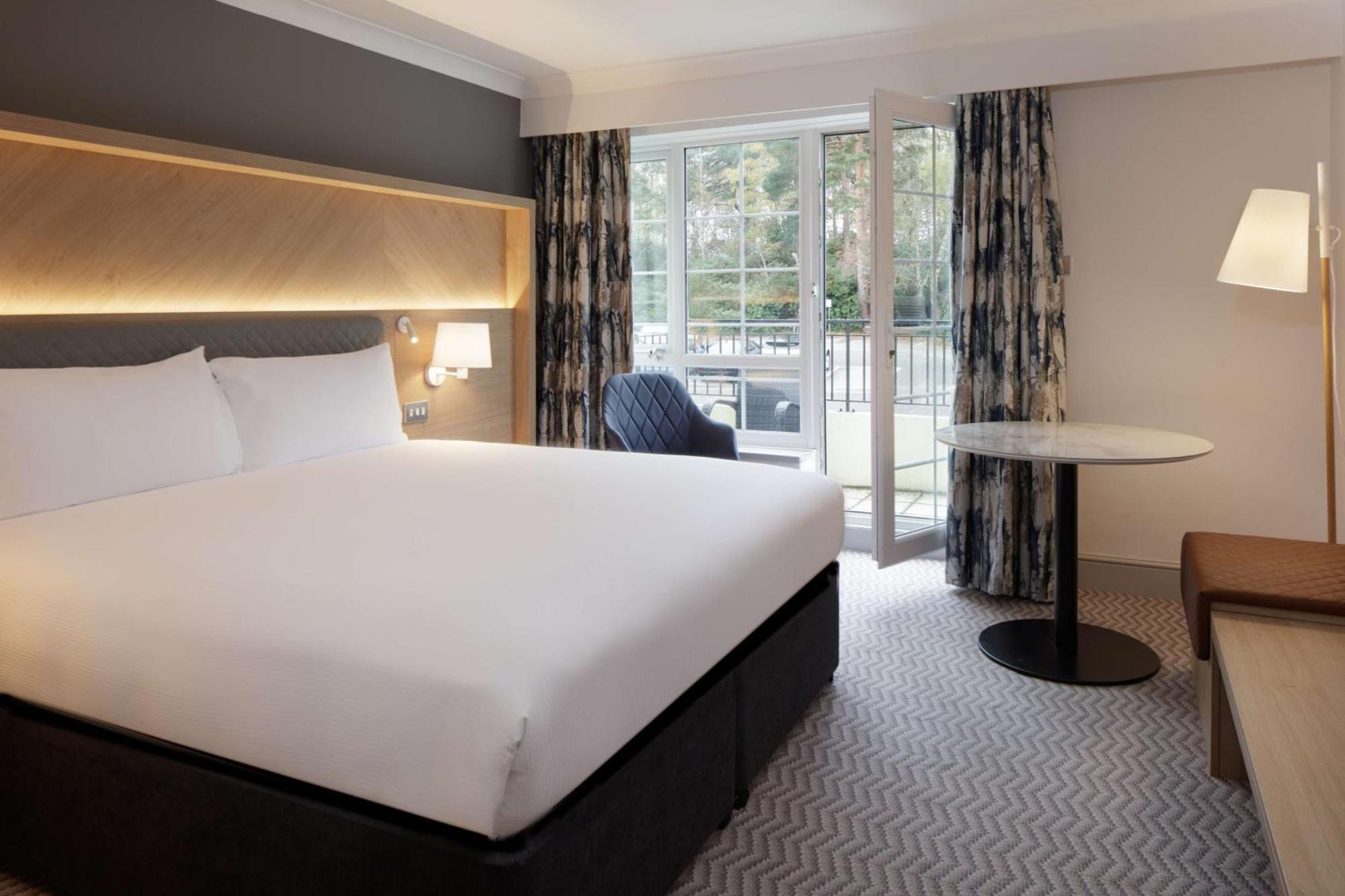 Hilton Cobham Hotel Cobham  Exterior photo