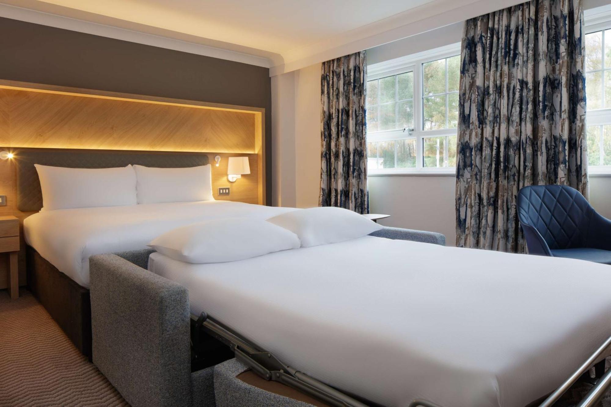 Hilton Cobham Hotel Cobham  Exterior photo
