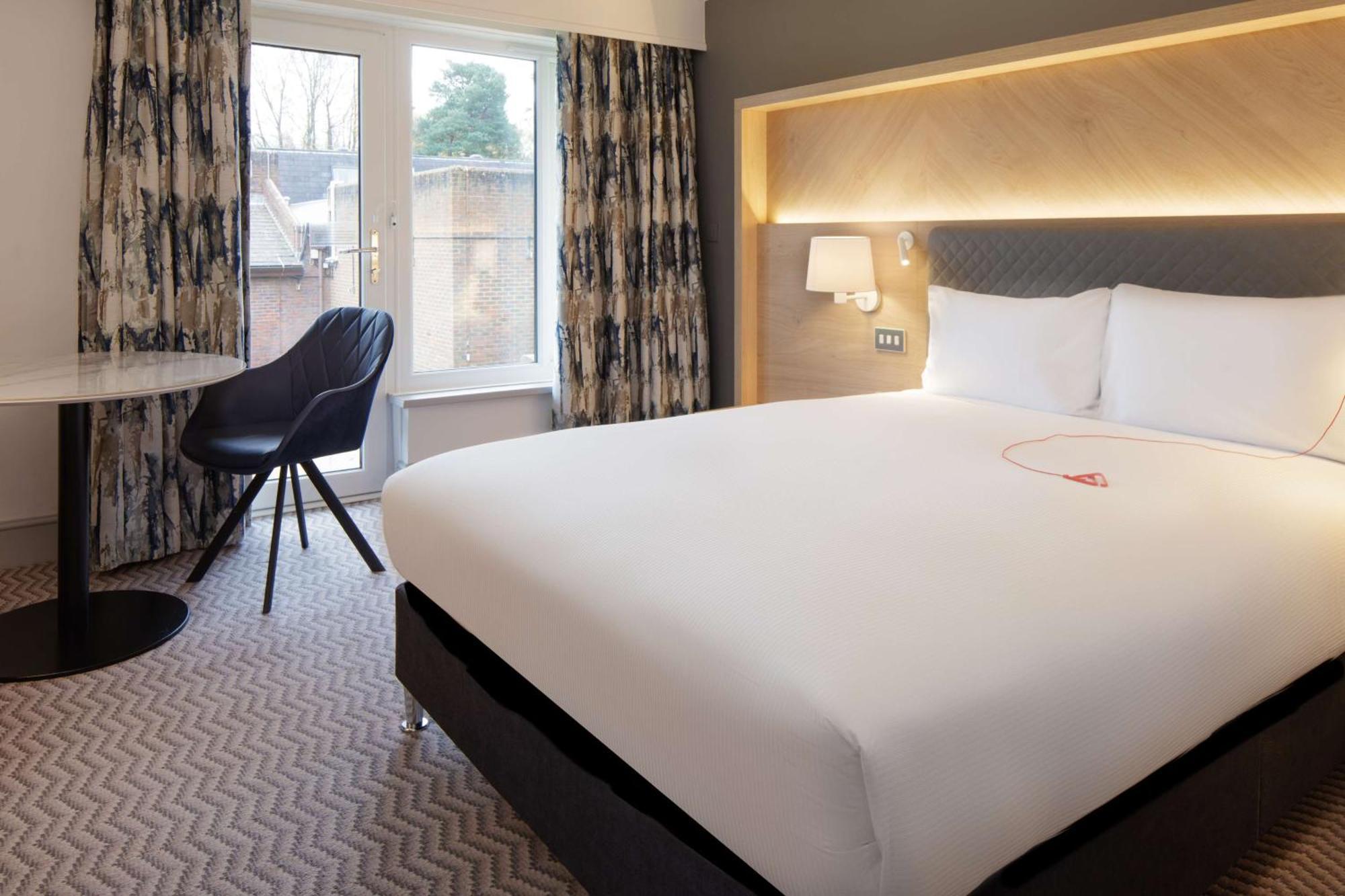 Hilton Cobham Hotel Cobham  Exterior photo