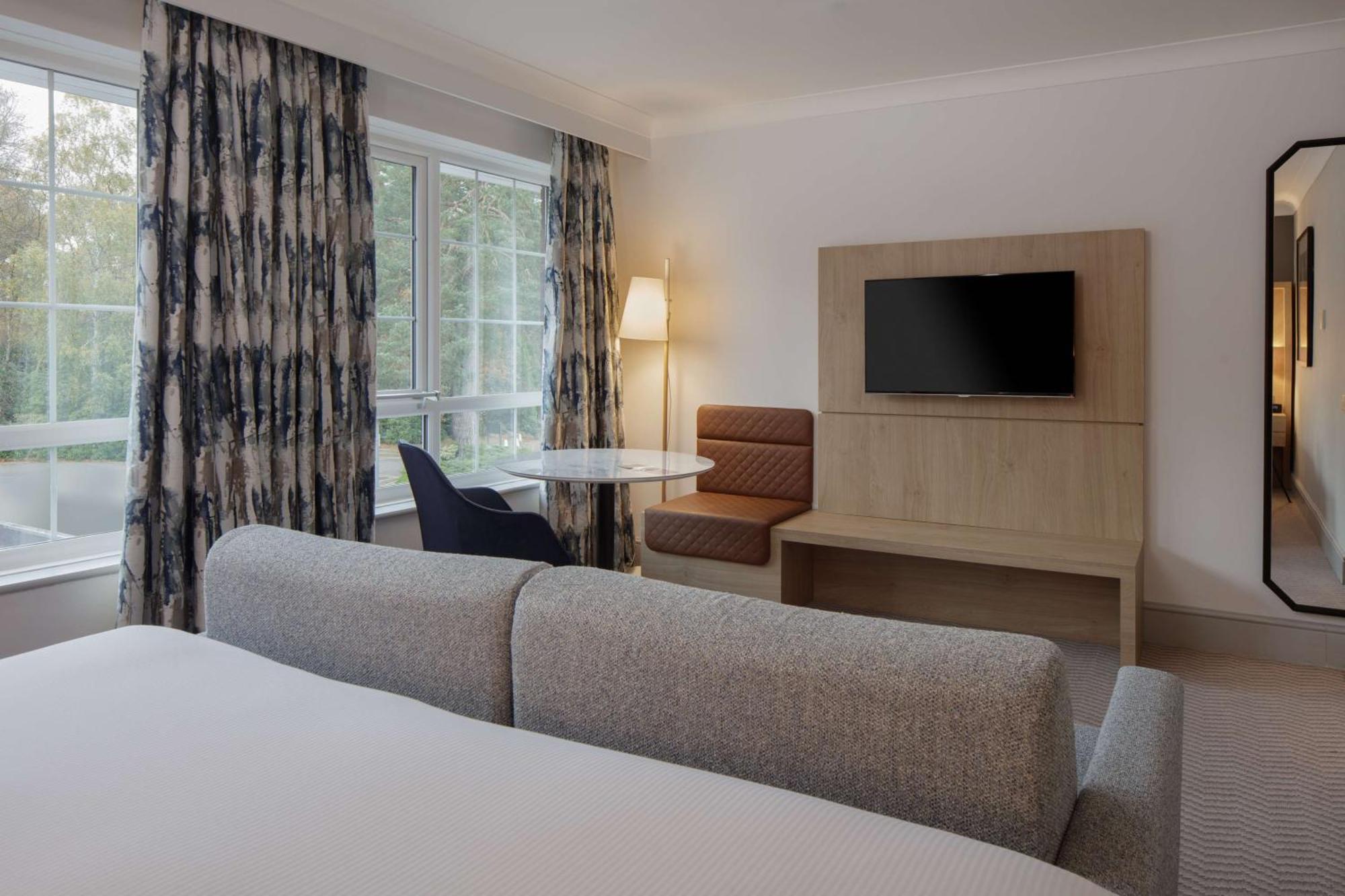 Hilton Cobham Hotel Cobham  Exterior photo