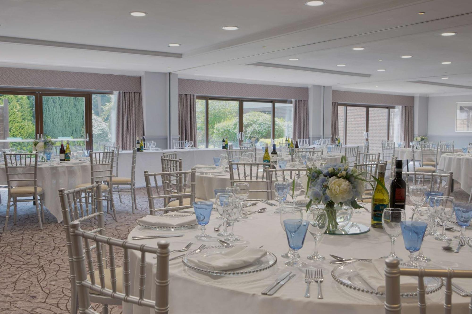 Hilton Cobham Hotel Cobham  Exterior photo