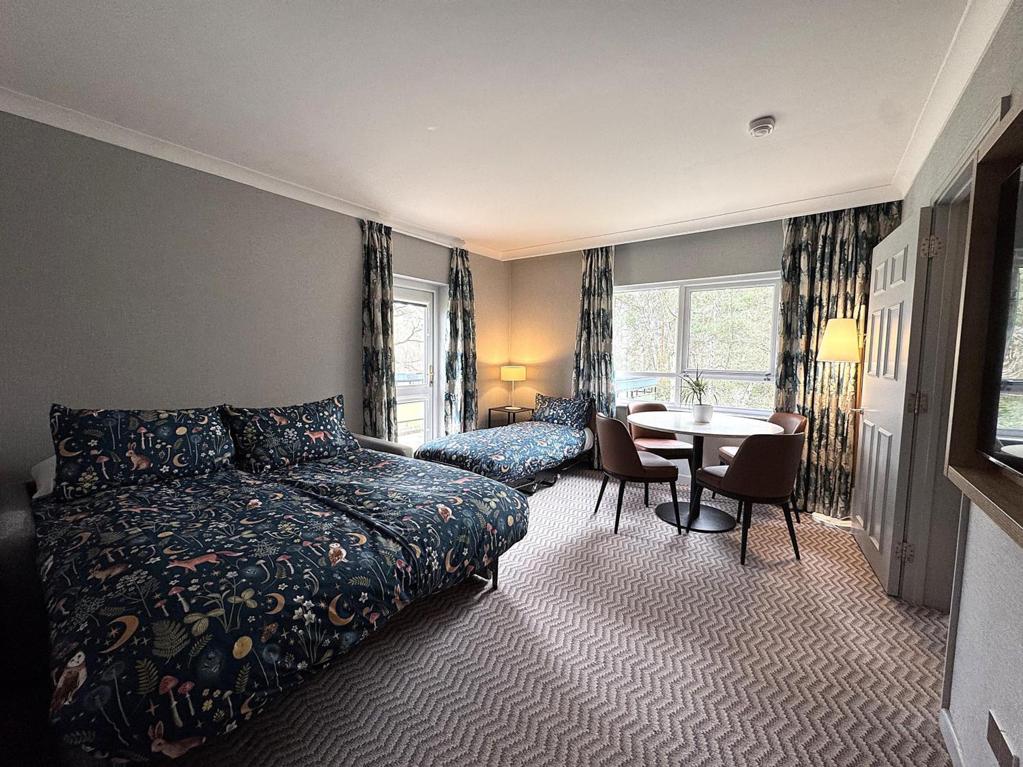 Hilton Cobham Hotel Cobham  Exterior photo